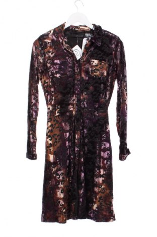 Ruha Guess, Méret XS, Szín Sokszínű, Ár 55 749 Ft