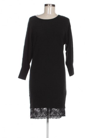 Рокля Guess, Размер L, Цвят Черен, Цена 258,40 лв.