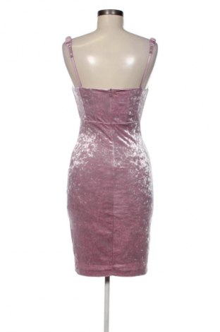 Рокля Guess, Размер S, Цвят Пепел от рози, Цена 96,99 лв.