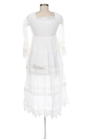 Рокля Guess, Размер L, Цвят Екрю, Цена 204,99 лв.