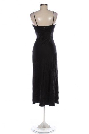 Рокля Guess, Размер XS, Цвят Черен, Цена 204,99 лв.