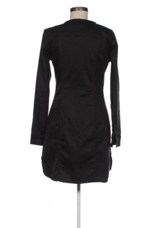 Ruha Guess, Méret L, Szín Fekete, Ár 19 227 Ft