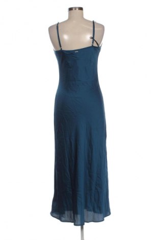 Ruha Guess, Méret M, Szín Kék, Ár 63 669 Ft