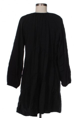 Рокля H&M, Размер M, Цвят Черен, Цена 39,00 лв.