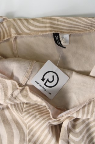 Рокля H&M Divided, Размер M, Цвят Многоцветен, Цена 35,99 лв.