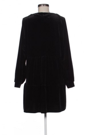 Рокля H&M Divided, Размер M, Цвят Черен, Цена 39,15 лв.