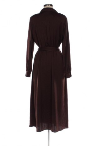 Рокля Kiabi, Размер M, Цвят Кафяв, Цена 91,20 лв.