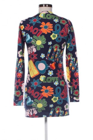 Рокля Love Moschino, Размер XS, Цвят Многоцветен, Цена 205,00 лв.