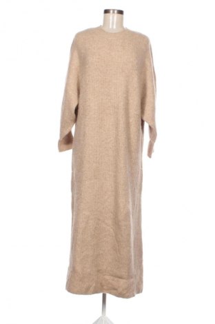 Рокля Mango, Размер M, Цвят Кафяв, Цена 37,99 лв.