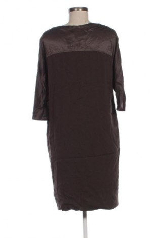 Рокля Marc Cain, Размер L, Цвят Кафяв, Цена 152,99 лв.
