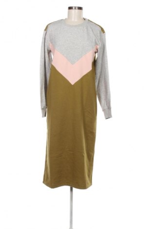 Рокля ONLY, Размер XS, Цвят Многоцветен, Цена 62,99 лв.