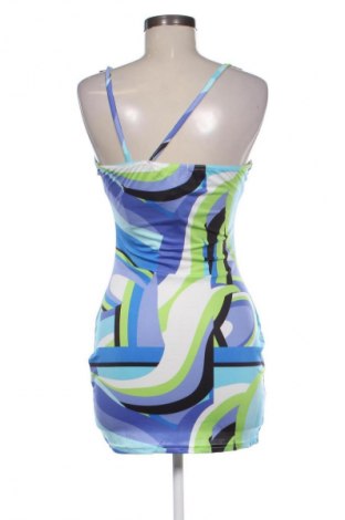 Kleid Pretty Little Thing, Größe M, Farbe Mehrfarbig, Preis 37,42 €