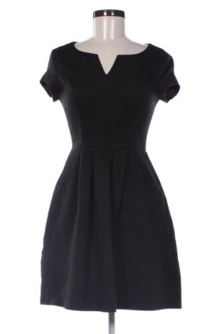 Φόρεμα Reserved, Μέγεθος S, Χρώμα Μαύρο, Τιμή 20,03 €