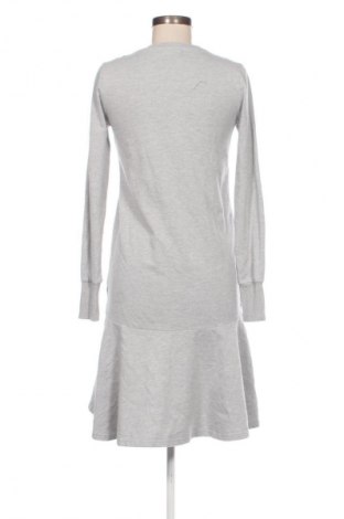 Рокля Reserved, Размер XS, Цвят Сив, Цена 39,10 лв.