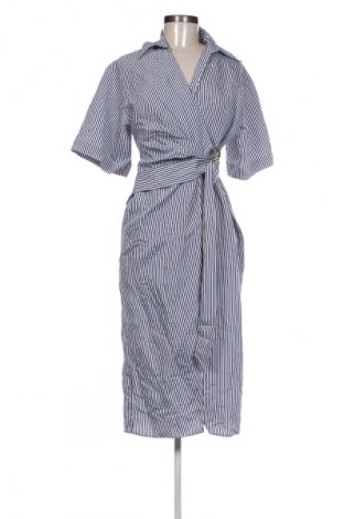 Рокля Reserved, Размер M, Цвят Многоцветен, Цена 62,56 лв.