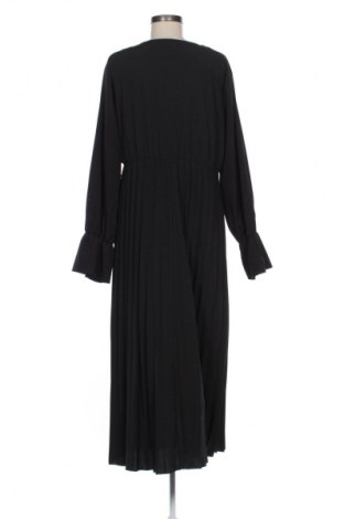 Kleid SHEIN, Größe XL, Farbe Schwarz, Preis 20,02 €