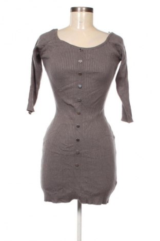 Рокля Say What, Размер L, Цвят Сив, Цена 19,99 лв.