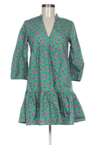 Рокля Sinsay, Размер XXS, Цвят Многоцветен, Цена 39,14 лв.
