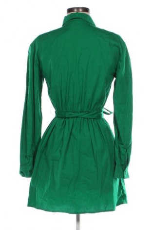 Kleid Stradivarius, Größe M, Farbe Grün, Preis 24,55 €