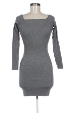 Kleid Stradivarius, Größe S, Farbe Grau, Preis € 17,99