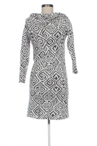 Рокля Stradivarius, Размер M, Цвят Многоцветен, Цена 27,54 лв.