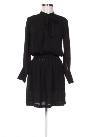 Рокля Tiger Of Sweden, Размер M, Цвят Черен, Цена 130,07 лв.