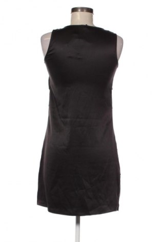 Рокля Tommy Hilfiger, Размер XS, Цвят Черен, Цена 234,03 лв.