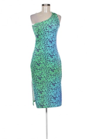 Рокля Trendyol, Размер M, Цвят Многоцветен, Цена 48,03 лв.