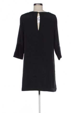 Рокля Twist & Tango, Размер M, Цвят Многоцветен, Цена 130,07 лв.