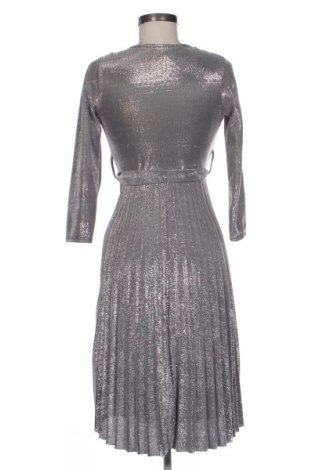 Рокля Unbranded, Размер M, Цвят Сребрист, Цена 58,14 лв.