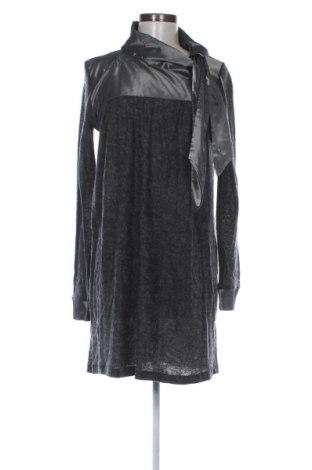 Ruha Unbranded, Méret M, Szín Szürke, Ár 11 400 Ft