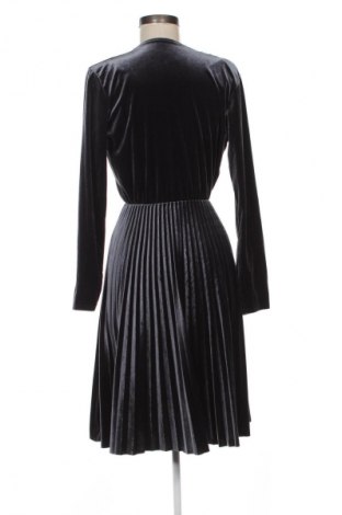 Рокля Unbranded, Размер M, Цвят Сив, Цена 35,99 лв.