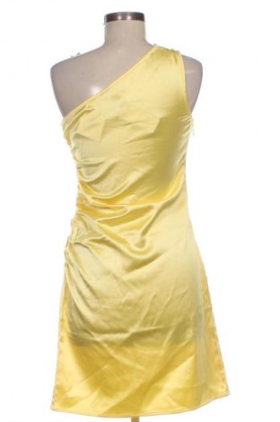 Рокля Vero Moda, Размер M, Цвят Жълт, Цена 62,99 лв.