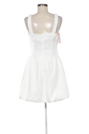 Рокля Wal G, Размер M, Цвят Бял, Цена 109,99 лв.