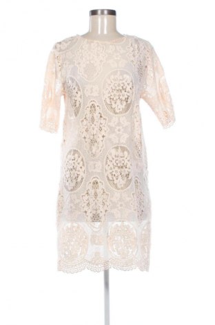 Рокля Zara, Размер M, Цвят Бежов, Цена 30,52 лв.