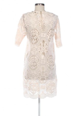 Рокля Zara, Размер M, Цвят Бежов, Цена 30,52 лв.