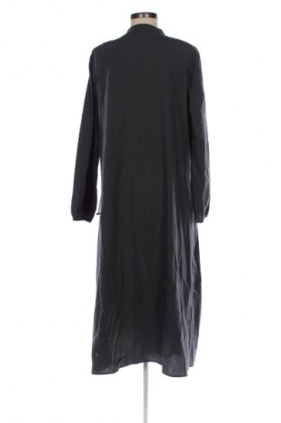 Kleid Zara, Größe L, Farbe Grau, Preis 22,99 €