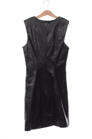 Рокля Zara, Размер XS, Цвят Черен, Цена 27,37 лв.