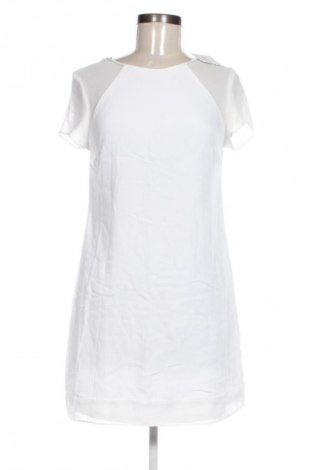 Рокля Zara, Размер M, Цвят Бял, Цена 25,99 лв.