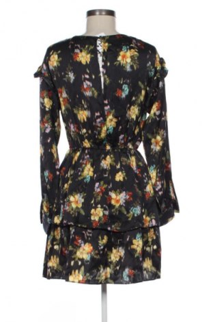 Рокля Zara, Размер S, Цвят Многоцветен, Цена 62,00 лв.