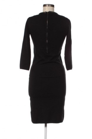 Рокля Zara, Размер M, Цвят Черен, Цена 21,99 лв.