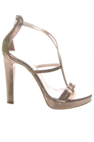 Szandálok Alesya, Méret 40, Szín Arany
, Ár 40 600 Ft