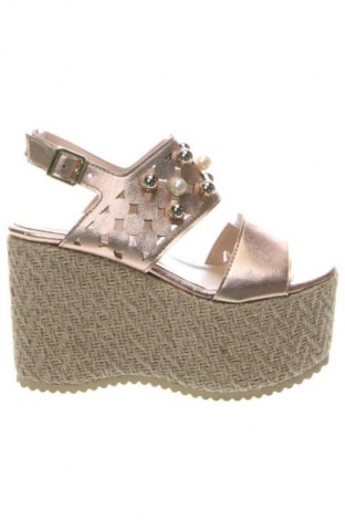 Sandalen Alesya, Größe 37, Farbe Golden, Preis 79,99 €