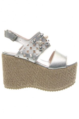 Sandalen Alesya, Größe 37, Farbe Silber, Preis 59,99 €