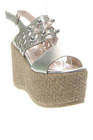 Sandalen Alesya, Größe 37, Farbe Silber, Preis 59,99 €