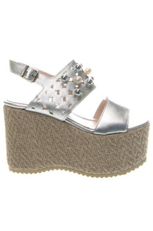 Sandalen Alesya, Größe 37, Farbe Silber, Preis 72,99 €