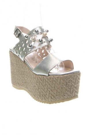 Sandalen Alesya, Größe 37, Farbe Silber, Preis 72,99 €