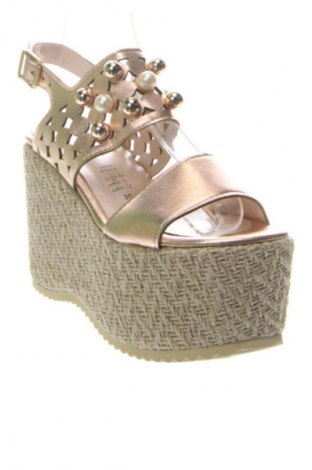 Szandálok Alesya, Méret 35, Szín Arany
, Ár 34 400 Ft