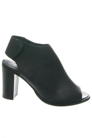 Szandálok Alesya, Méret 39, Szín Fekete, Ár 28 000 Ft