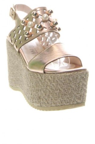 Szandálok Alesya, Méret 35, Szín Arany
, Ár 34 400 Ft